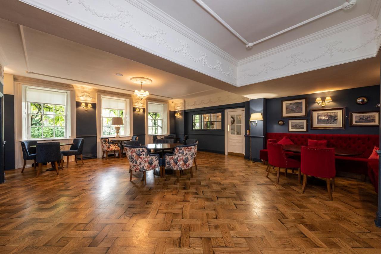 Statham Lodge Hotel Уорингтън Екстериор снимка