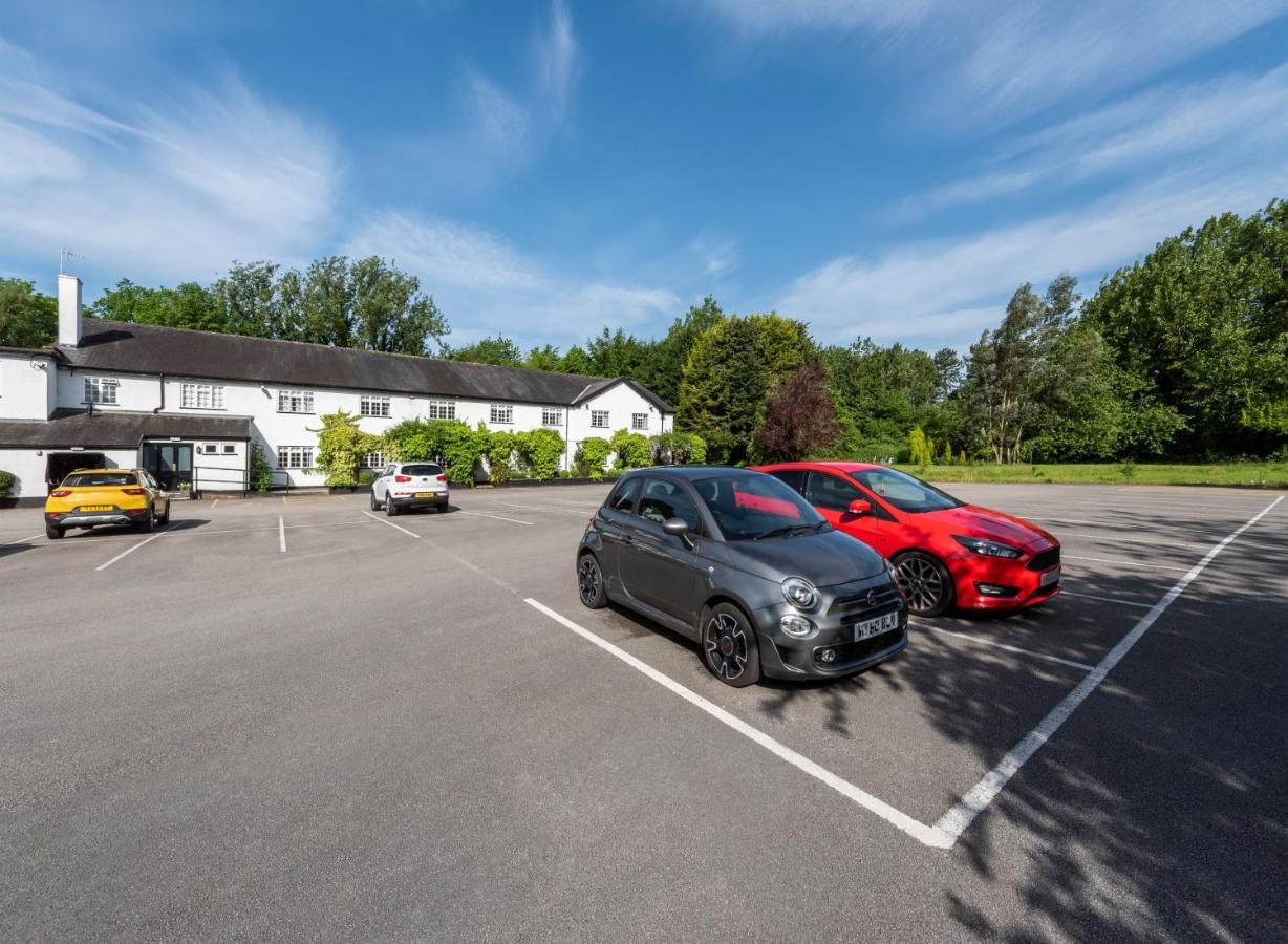 Statham Lodge Hotel Уорингтън Екстериор снимка