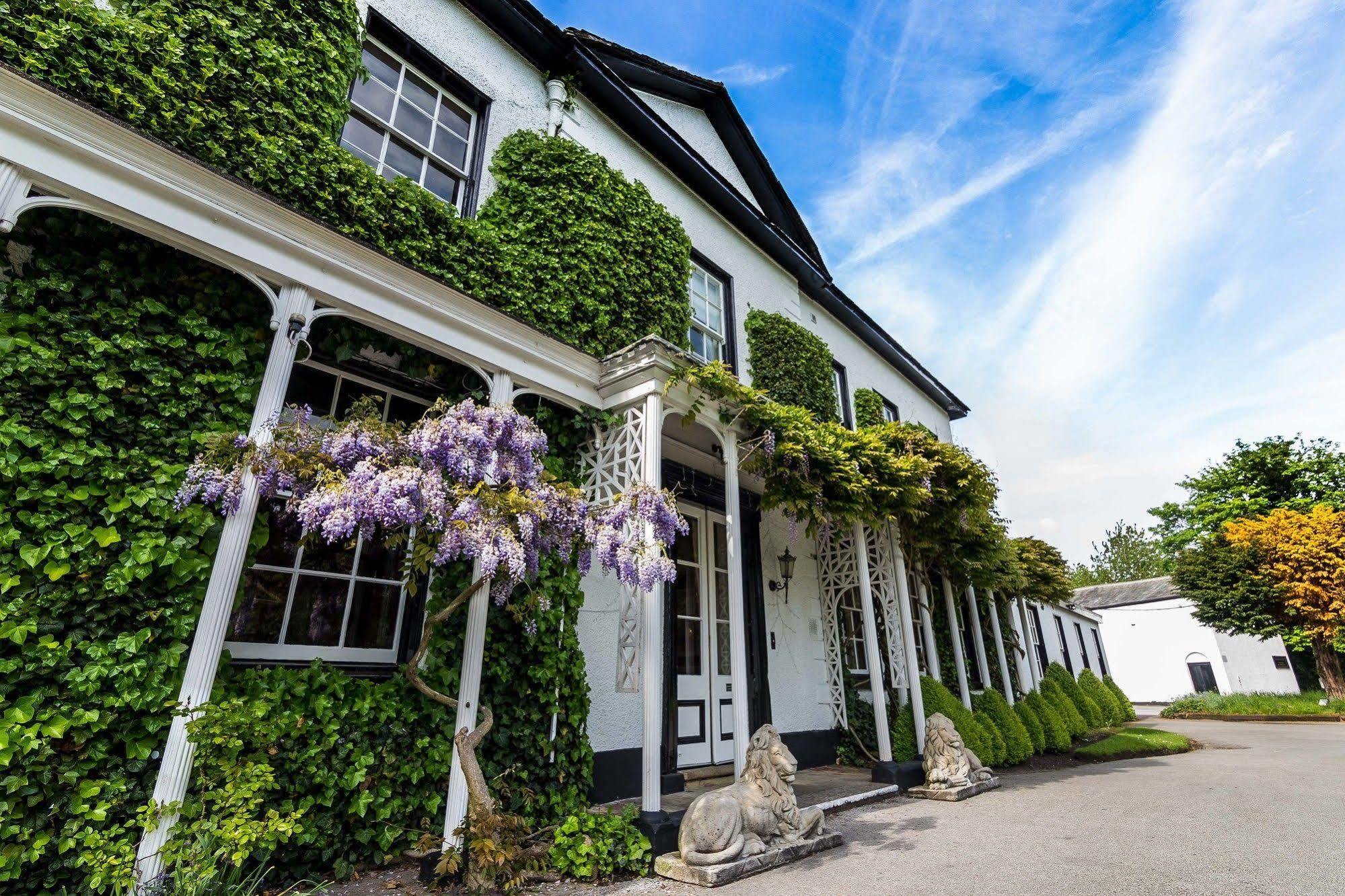 Statham Lodge Hotel Уорингтън Екстериор снимка